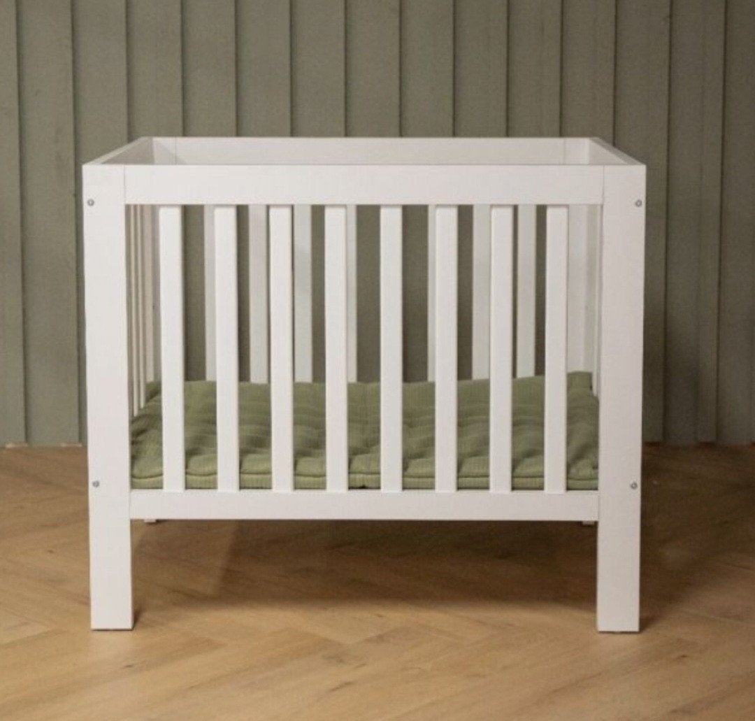 Wit houten box te koop aangeboden