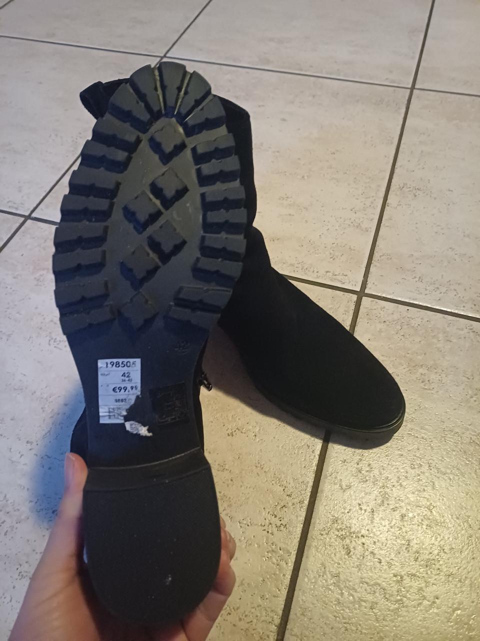 Halfhoge laarzen. NIEUW van Linea Zeta mt 42