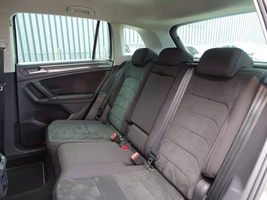 Volkswagen Tiguan 1.4 tsi act highline business r aut | r line | trekhaak |