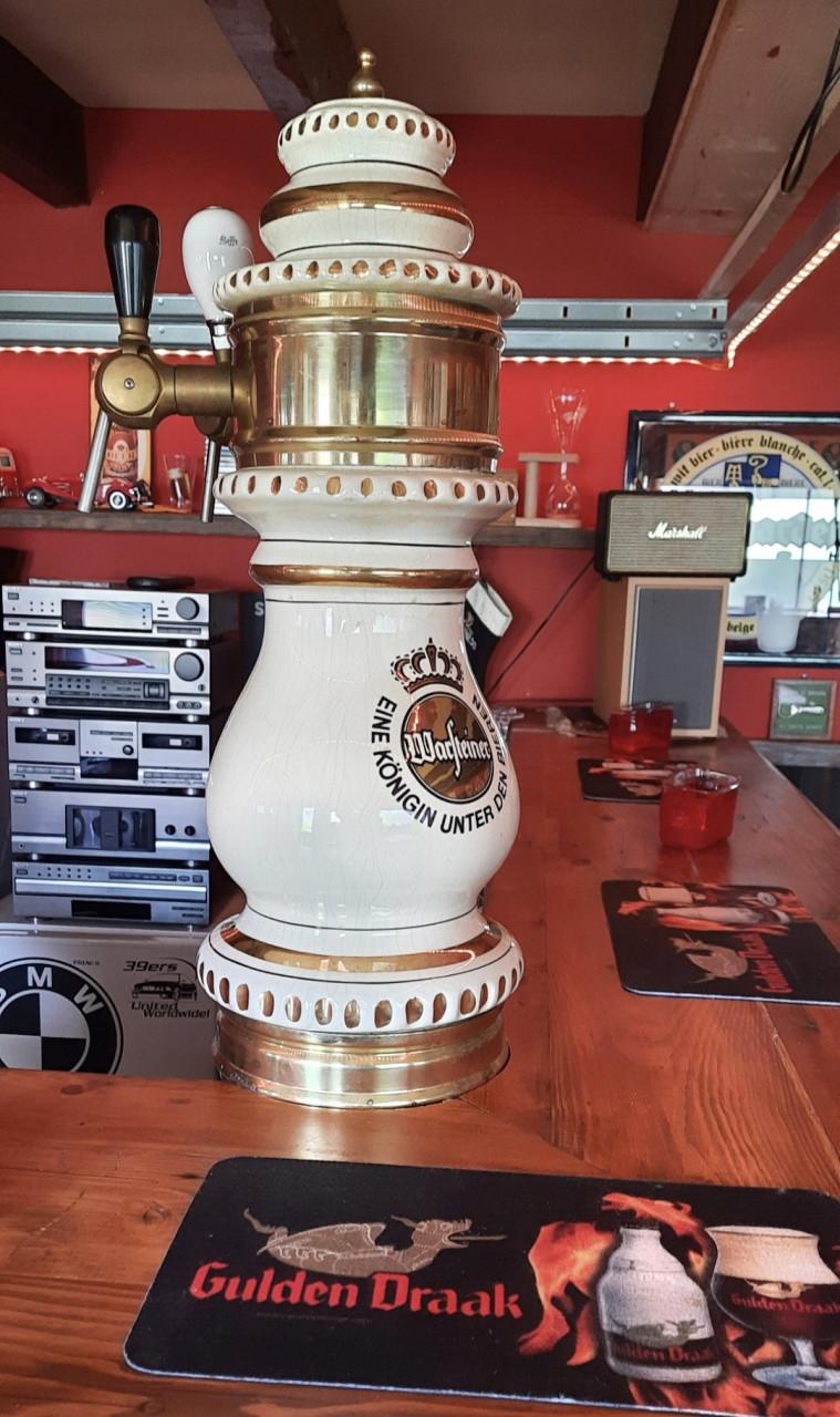 Porseleinen Warsteiner tapzuil