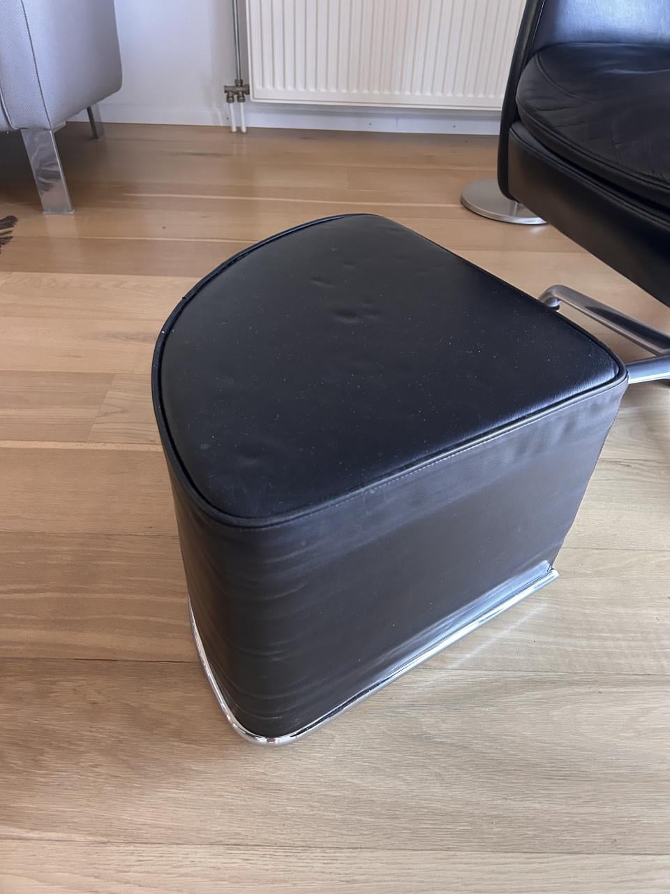 Gratis af te halen Leolux fauteuils + poef