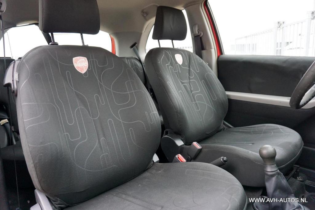 Toyota Yaris 1.0 vvti acces