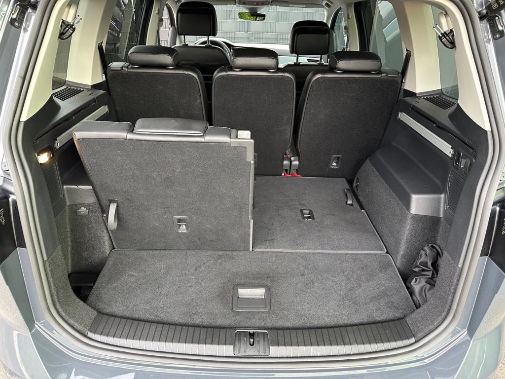 Volkswagen Touran 1.5 tsi 150pk dsg goal 7-persoons | trekhaak | dode hoek 