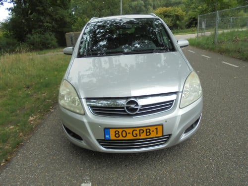 Zafira 7 persoons nette onderhouden auto eerste eigenaar N.A.P apk vol jaar