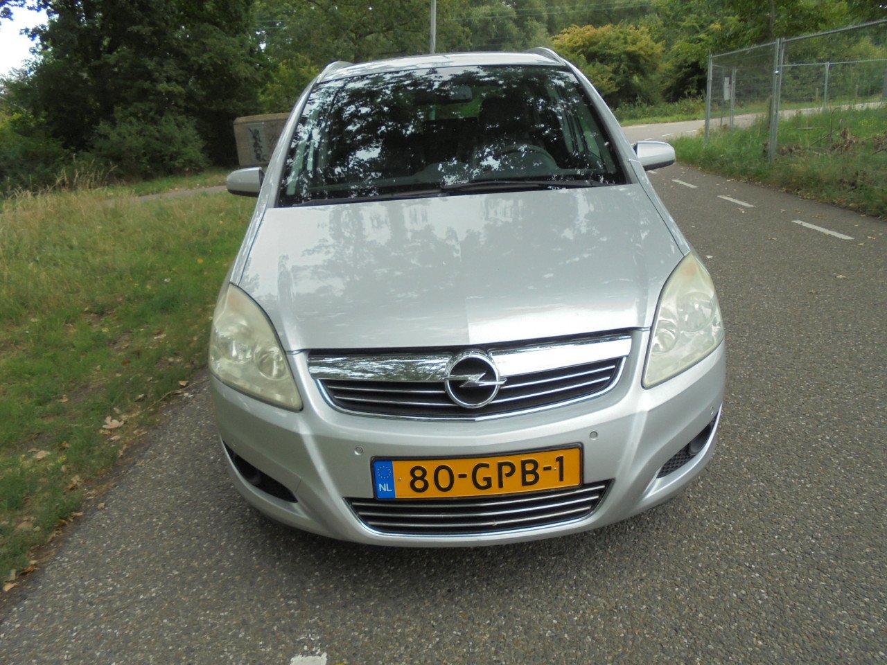 Zafira 7 persoons nette onderhouden auto eerste eigenaar N.A.P apk vol jaar