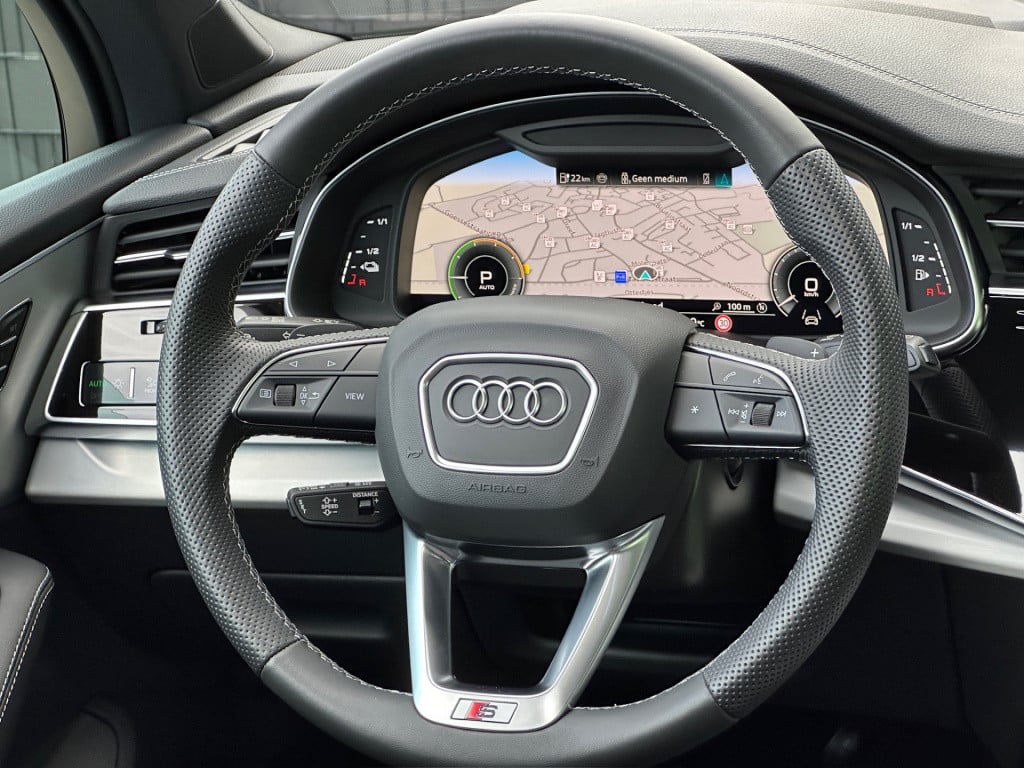 Audi Q7 55 tfsi e quattro pro line s-line | panoramadak | luchtvering | tre