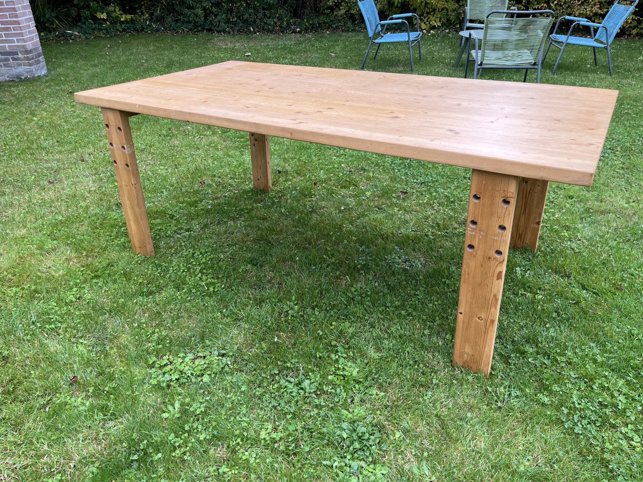 Massief houten lundia tafel