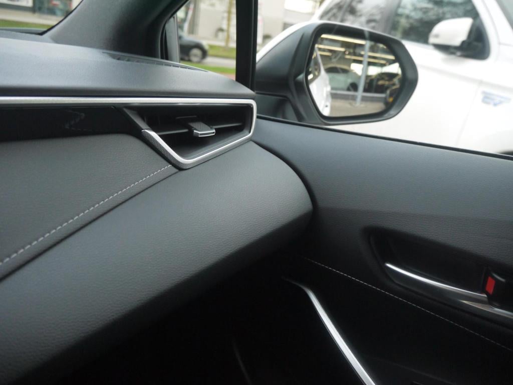 Toyota Corolla 1.8 hybrid dynamic|rijklaar