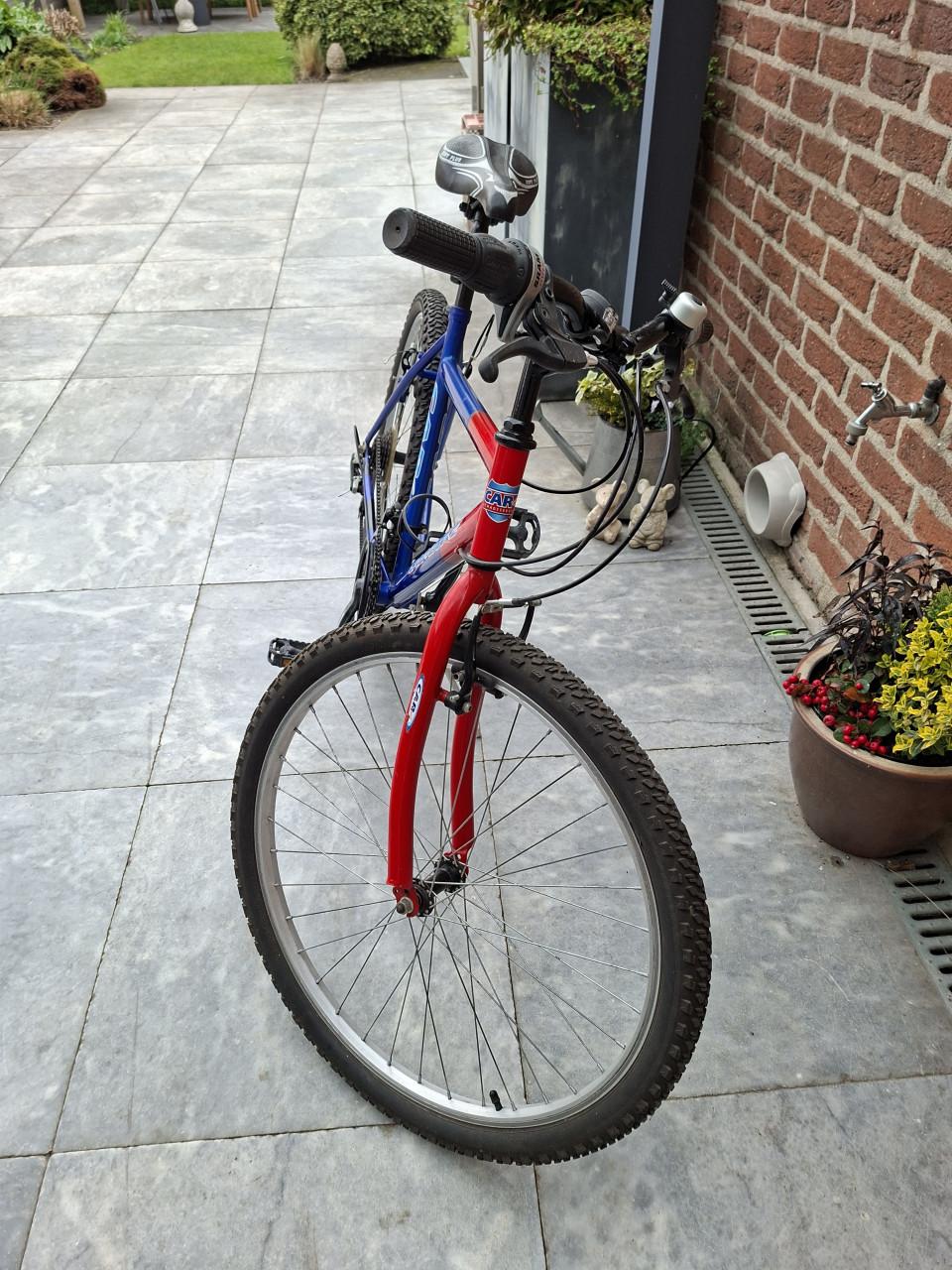 2 mtb Nieuwe en een gebruikt