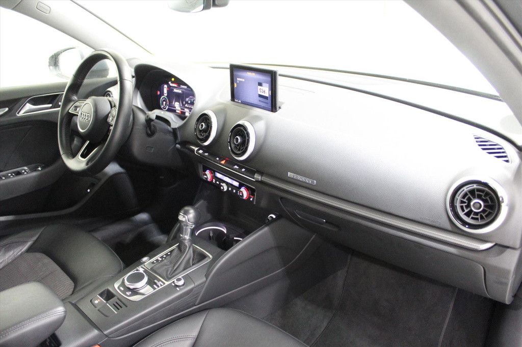 Audi A3 40 e-trontfsi 204 pk s tronic design