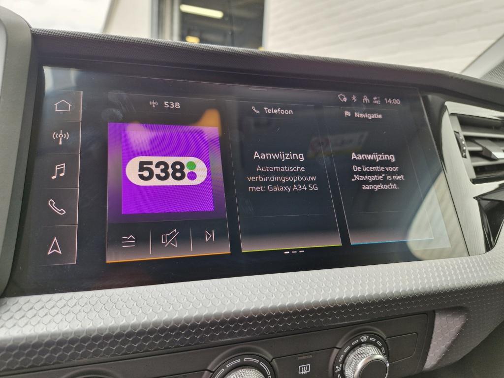 Audi A1 Sportback 30 tfsi pro line | 110 pk | parkeersesoren v+a | lane ass