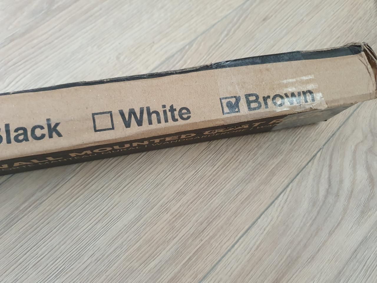 Wandkapstok bruin met 5 haken | garderoberek | Bayt stijl