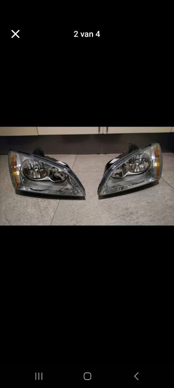 Originele Ford Focus koplampen.
