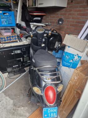 Berini scooter te koop plus een extra berini blok die werkt