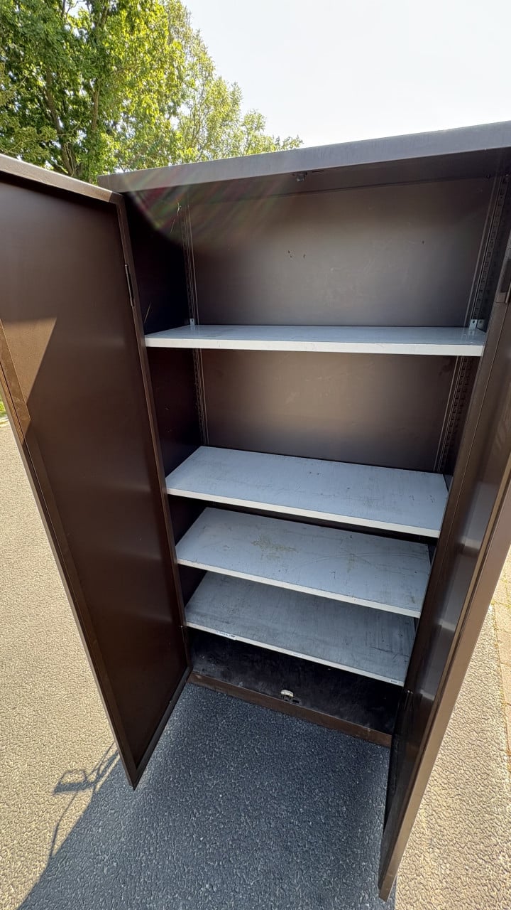 Ahrend stalen kast
