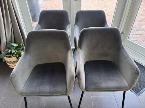 Vtwonen eetkamerstoelen fluweel antraciet