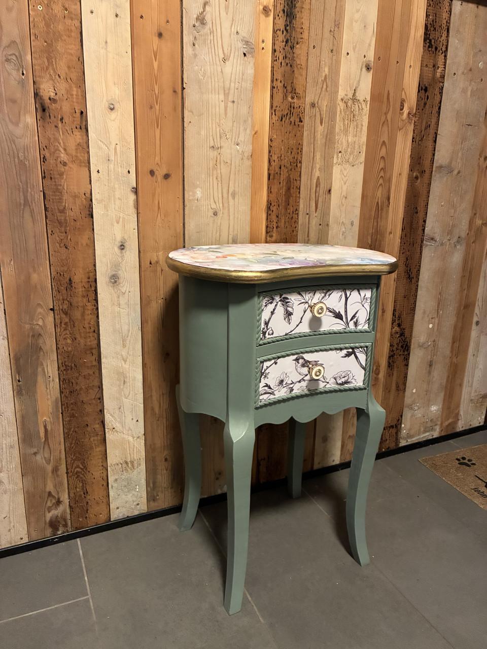 Prachtig gerestyled brocante nacht / bijzetkastjeNachtkastje
