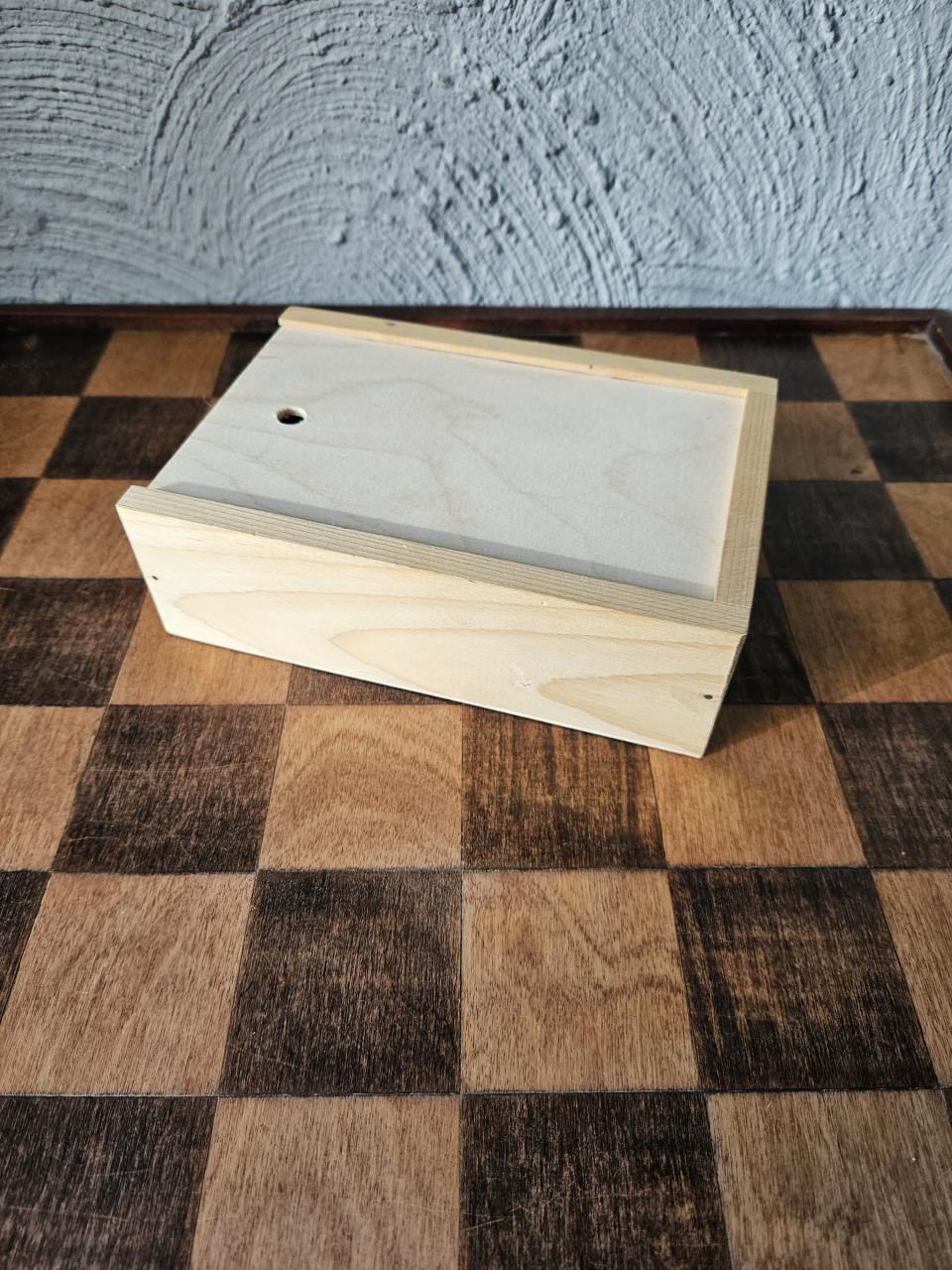 Groot antiek houten schaakspel met opbergdoosje, zeer nette staat