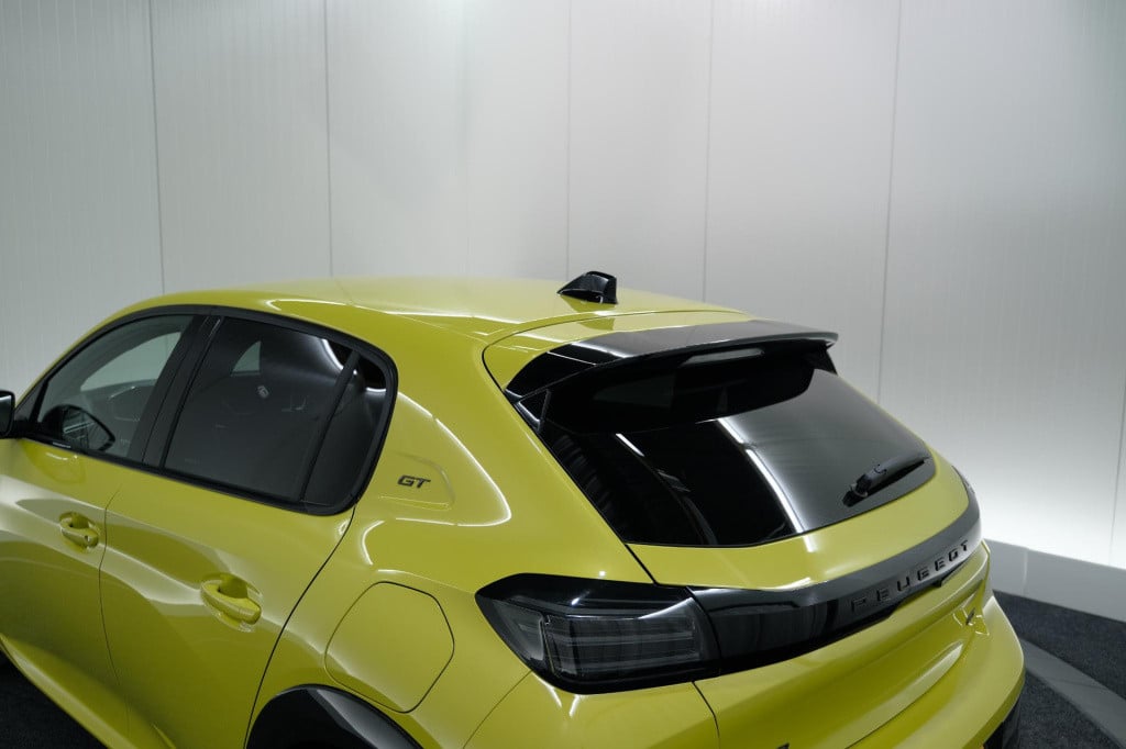 Peugeot 208 puretech 100 gt | camera | apple carplay | parkeersensoren