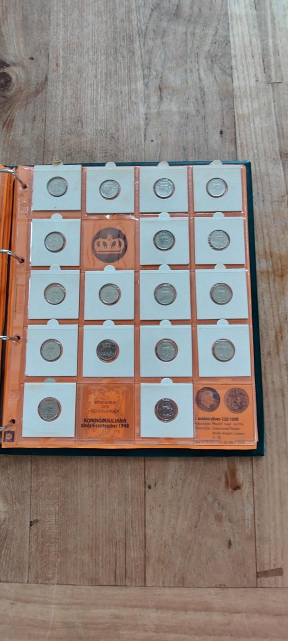 Complete set munten Juliana 1948-1980