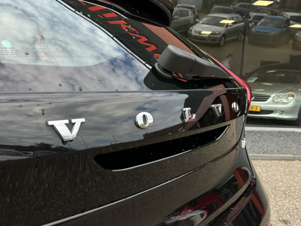 Volvo V40 2.0 t3 momentum | cruise | lmv 17'' | navi