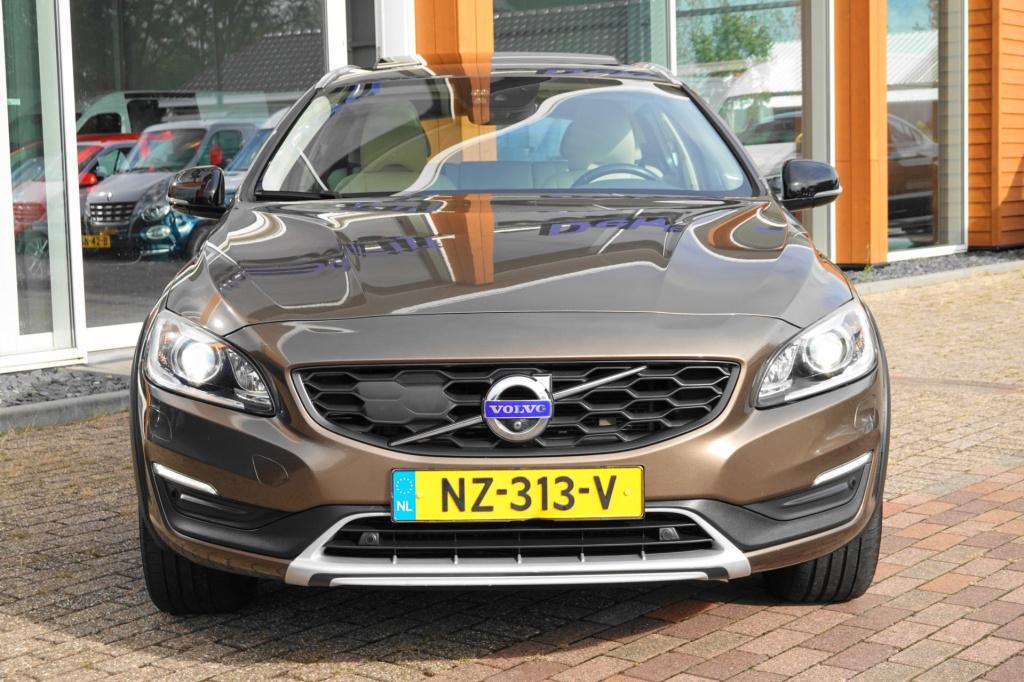 Volvo V60 cross country 2.0 t5 nordic+