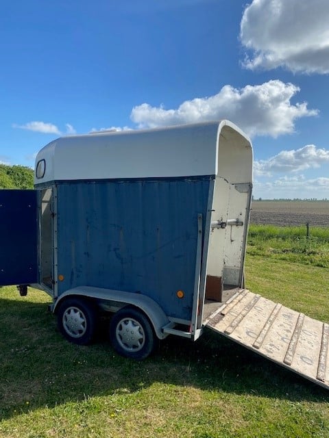 Paardentrailer voor 2 paarden