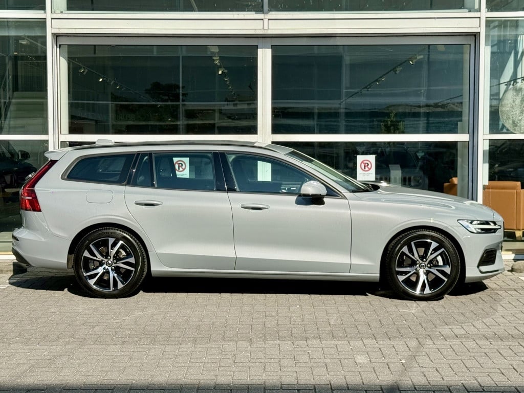 Volvo V60 b3 aut7 163pk essential ed| adap.cruise| camera| stoel.verw