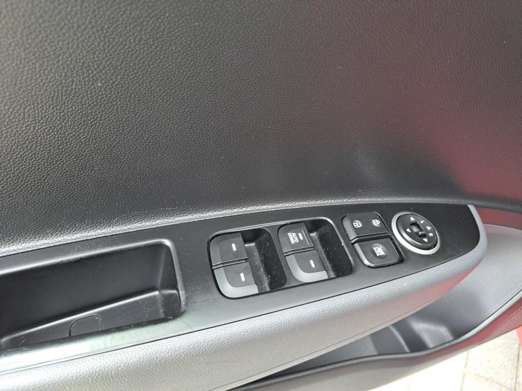 Hyundai I 10 1.0i comfort | navi | cruise control | park sensor achter |