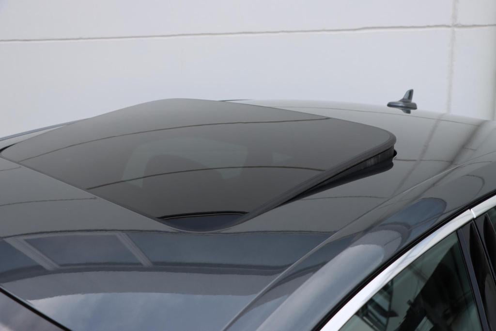 Audi A4 limousine 35 tfsi launch edition s-line 150pk s-tronic | pano | hud