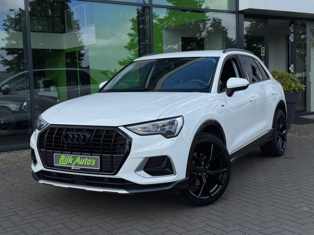 Audi Q3 35 tfsi design luxe * trekhaak * sportstoelen* carplay