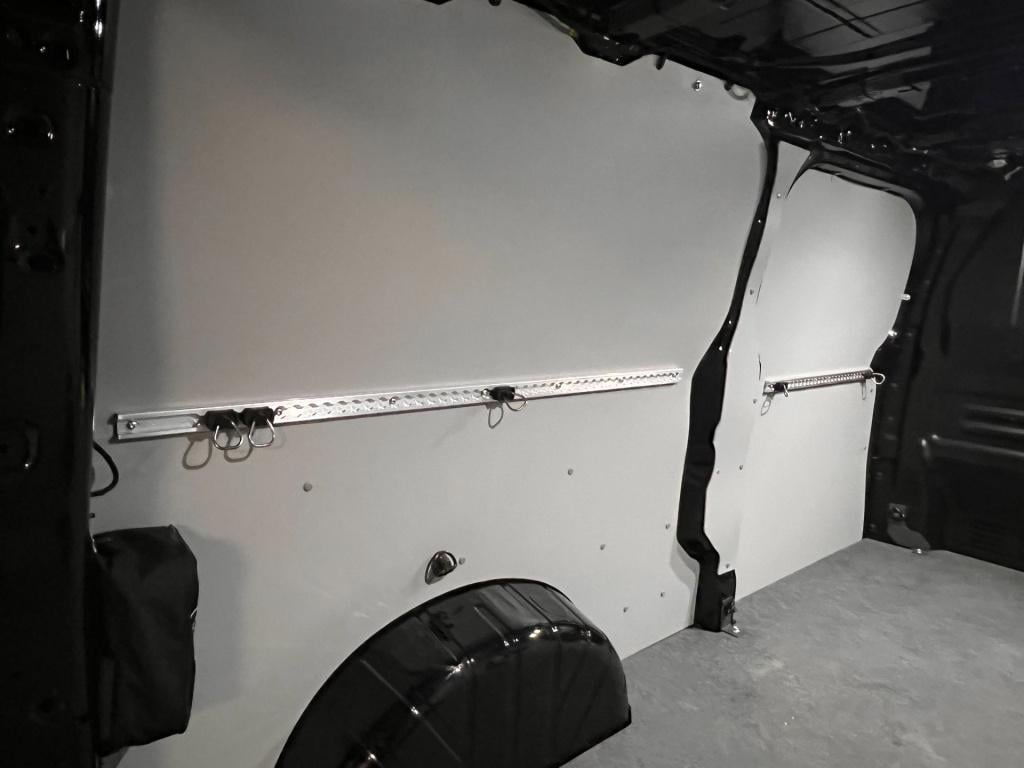 Volkswagen E-transporter 32 l2h1 bulli 64 kwh bulli 285pk, trekhaak enz..