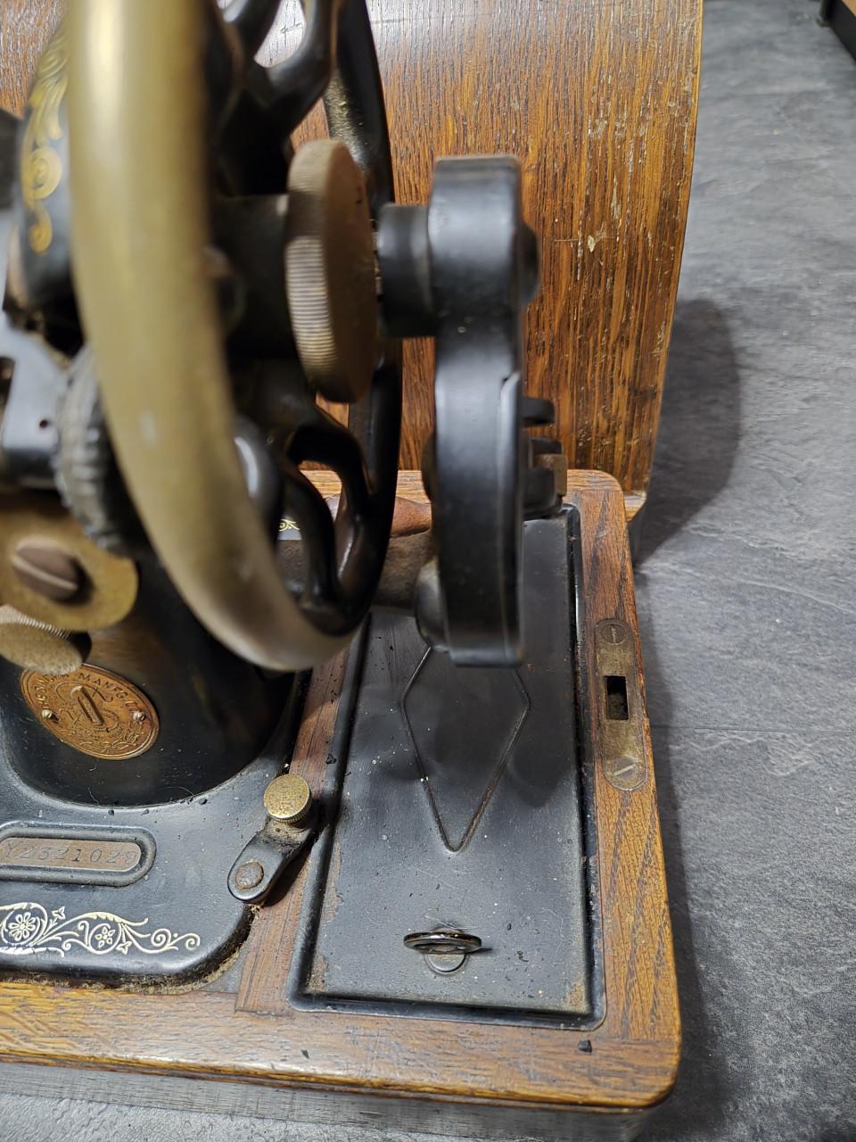 Antieke Singer 99K handnaaimachine 1920-1935,