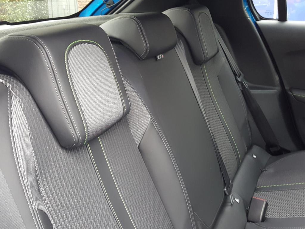 Peugeot 208 1.2 100pk gt-line 3d cockpit | apple carplay&android auto | nav