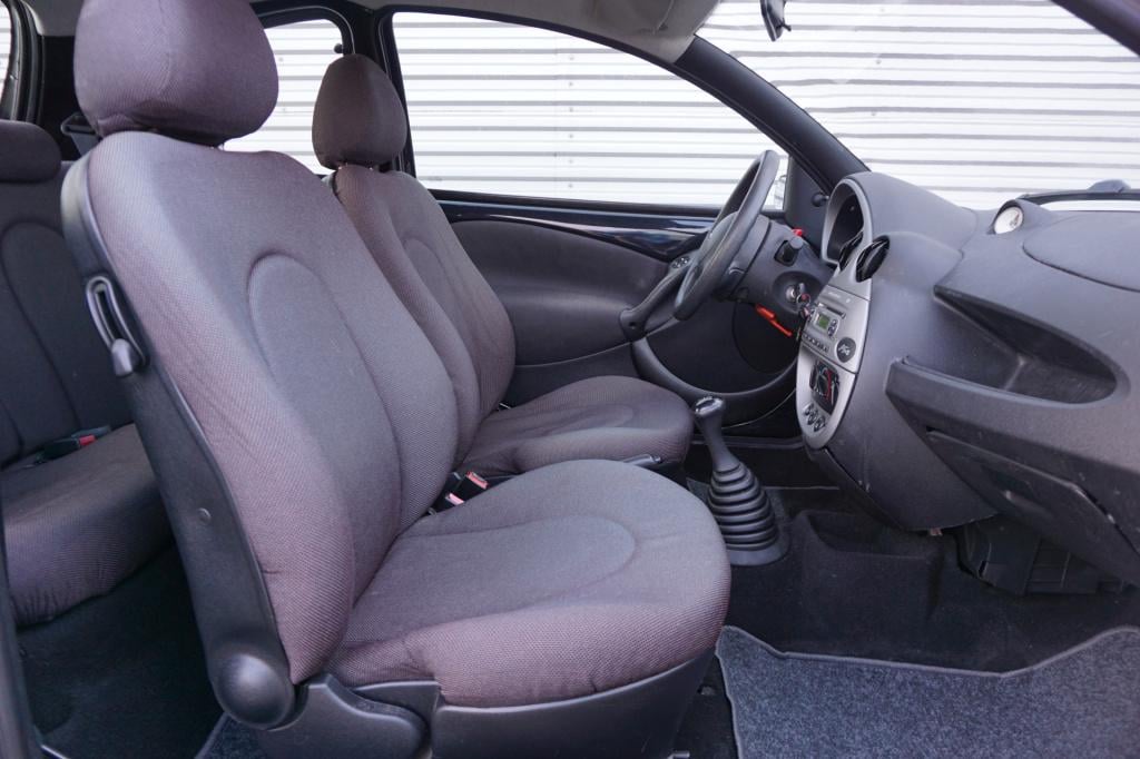 Ford KA 1.3 cool & sound airco / elektr. ramen / nap