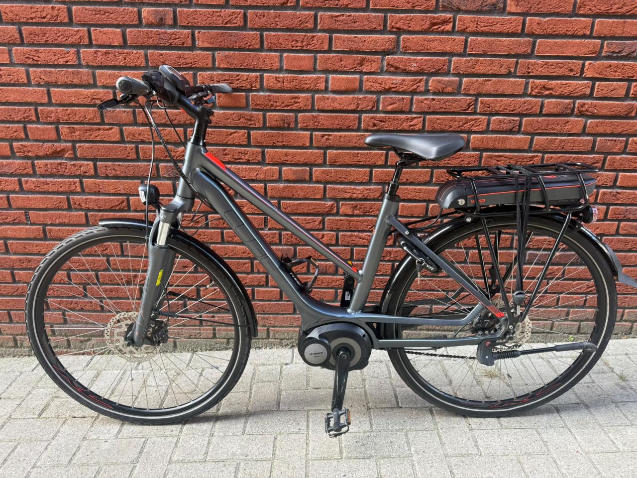 Cube Touring Hybrid Bosch CX elektrische fiets 400Wh