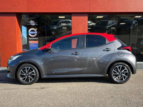 Toyota Yaris 1.5 hybrid tokyo spirit | navi | cruise | climate