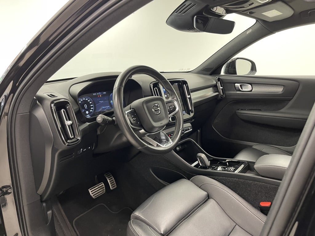 Volvo XC40 1.5 t4 rech r-design | trekhaak | panoramadak | leer |