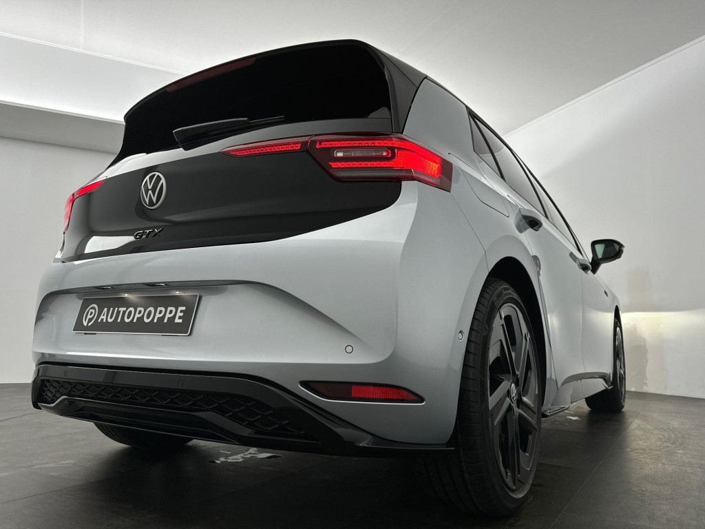 Volkswagen Id.3 gtx performance 79 kwh accu, 240 kw / 326 pk hatch