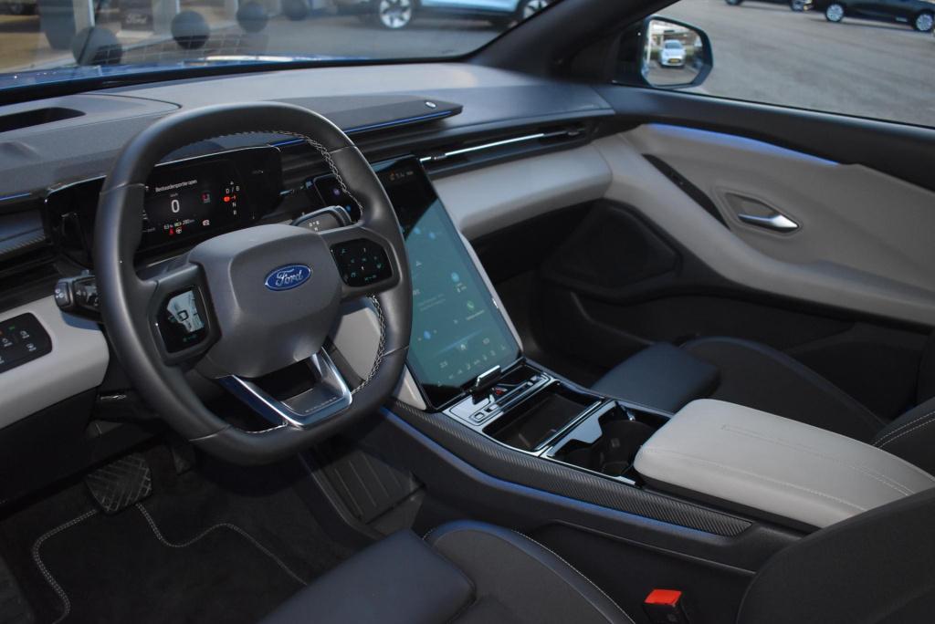 Ford Explorer premium extended range rwd 77 kwh | panoramadak | climate con