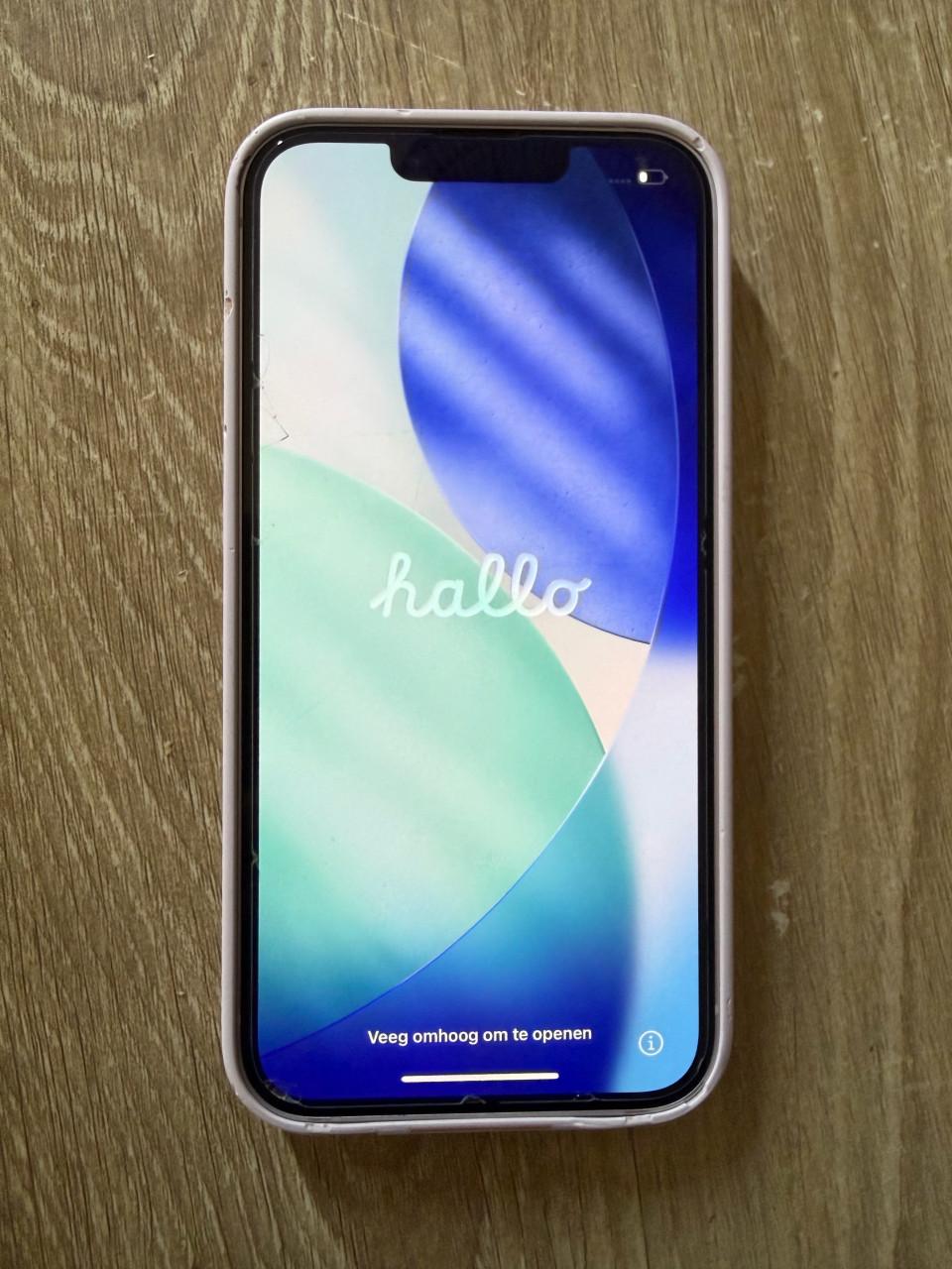 Iphone 14 paars