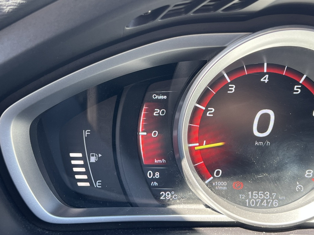 Volvo V40 t4 190pk r-design business| panodak| trekhaak| camera| leder