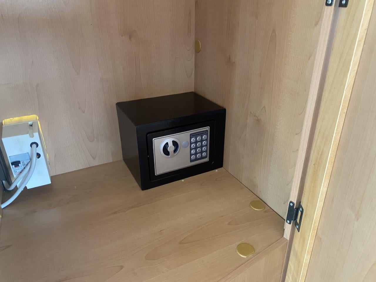 Keurige Mc Louis Spa P700 origineel Nederlandse camper van 1e eigenaar!