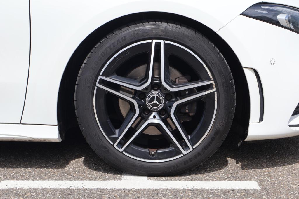 Mercedes-Benz A-Klasse 180 business solution amg l automaat l camera l temp