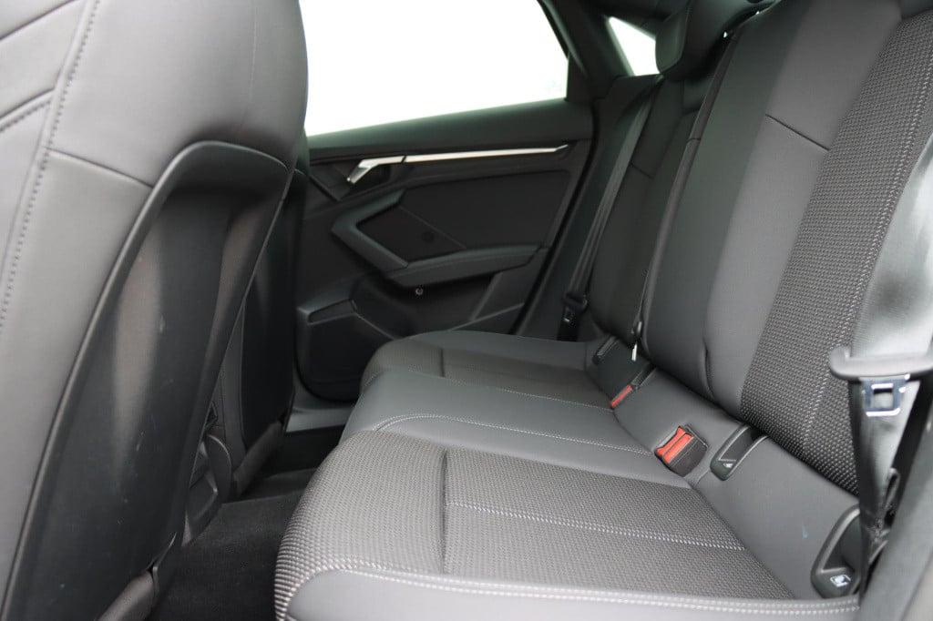 Audi A3 limousine 35 tfsi 150pk s tronic s edition