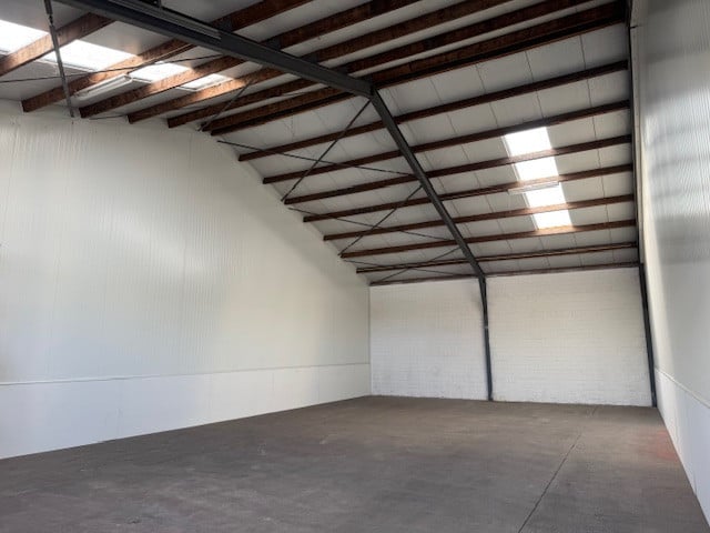 Bedrijfshal Kapellebrug te huur 220m2 of meer