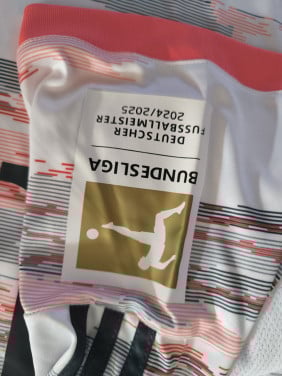 Te koop officiële voetbalshirt fc Bayern München seizoen 25/26 nieuw