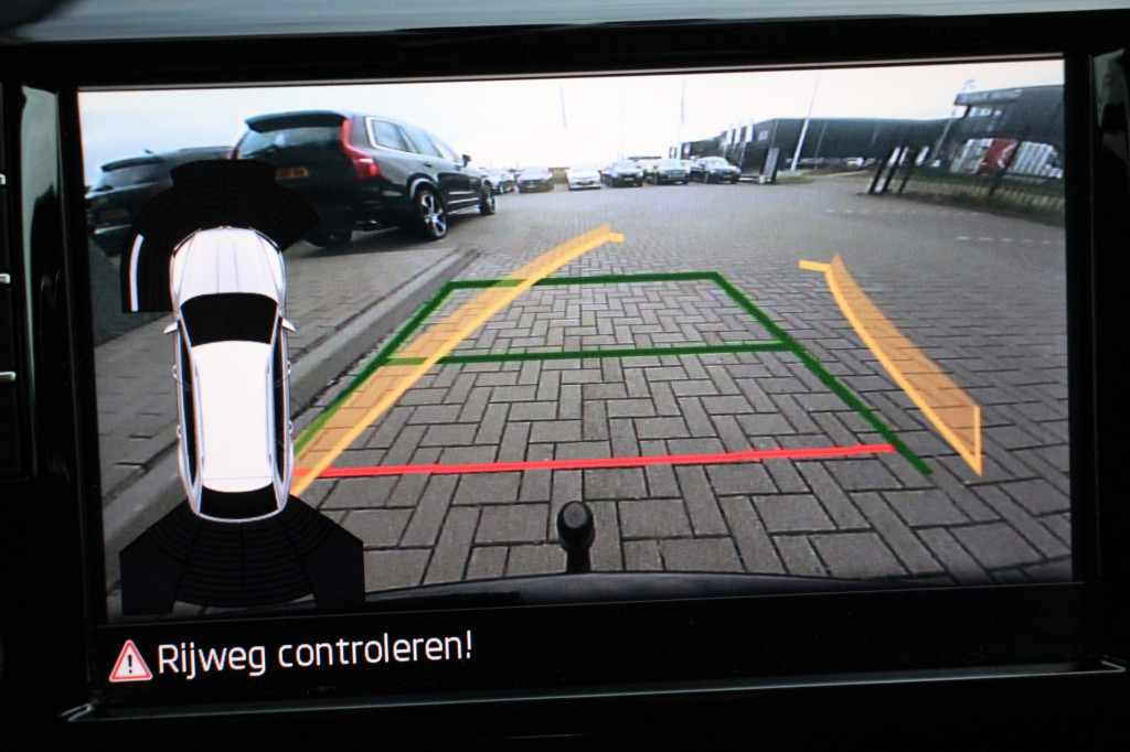 Skoda Superb combi 1.6 tdi style business | automaat | navi | camera