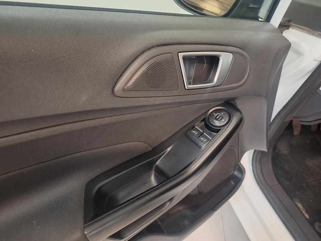 Ford Fiesta 1.0 white edition
