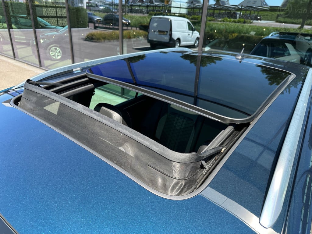 Volkswagen Tiguan 1.5 tsi 150pk dsg r-line | trekhaak | panoramadak | led |